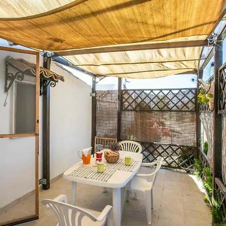 Holiday home Beautiful In Chiaramonte Gulfi
