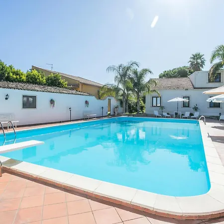 Beautiful In Holiday home Chiaramonte Gulfi